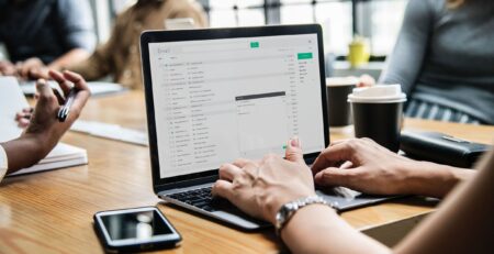 كيفية توثيق المراجع في البحث العلمي - أكاديمي فايس